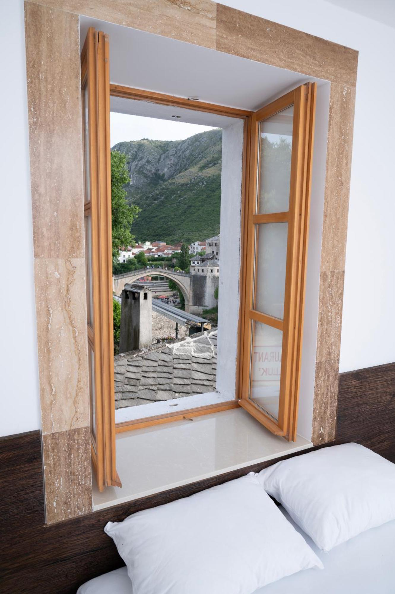 Sunrise Apartments - With Old Bridge View Мостар Екстериор снимка